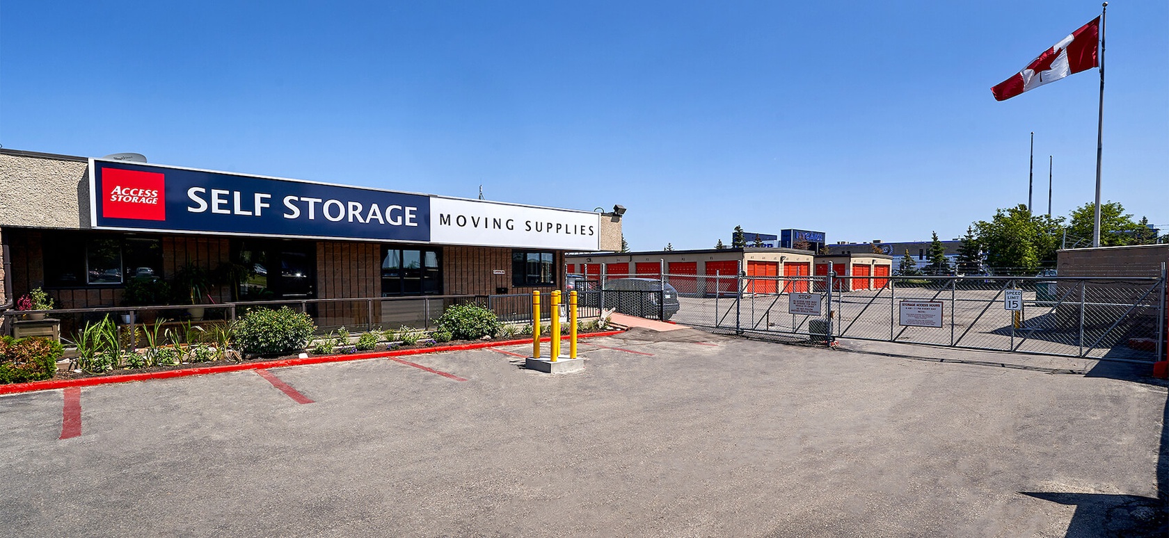 Rent Winnipeg storage units at 11 Paramount Rd. We offer a wide-range of affordable self storage units and your first 4 weeks are free!