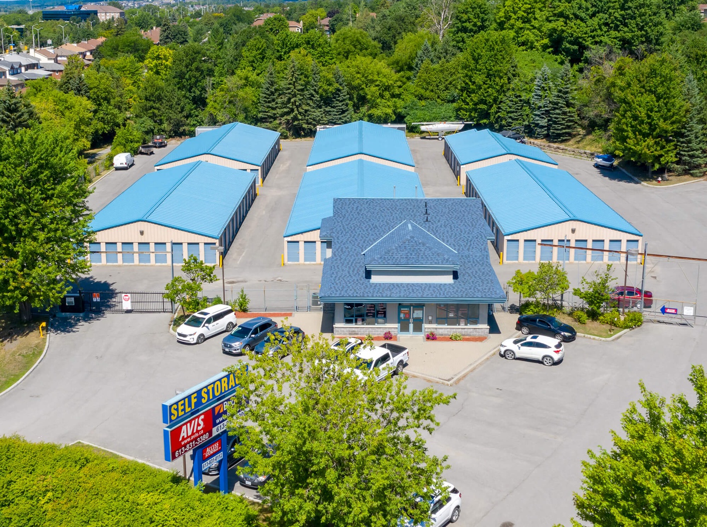 La succursale Access Storage – Kanata, située au 38, rue Edgewater, a la solution d’entreposage en libre-service qu’il vous faut. Réservez dès aujourd’hui!