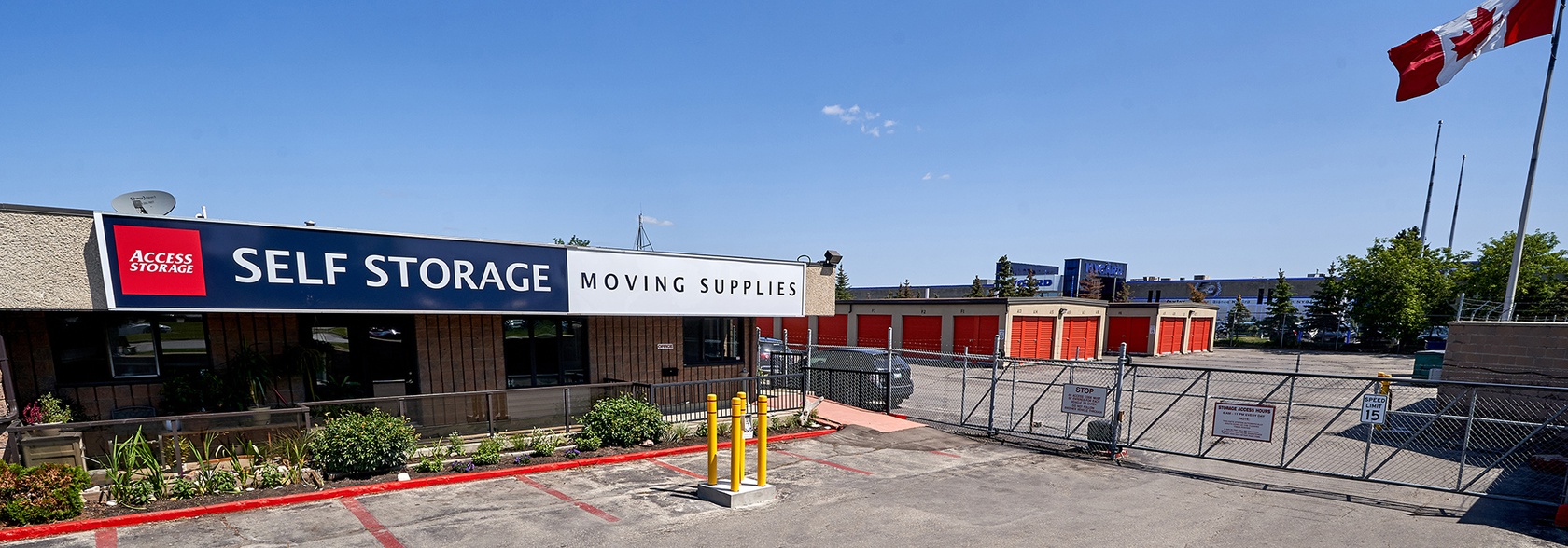 Rent Winnipeg storage units at 11 Paramount Rd. We offer a wide-range of affordable self storage units and your first 4 weeks are free!