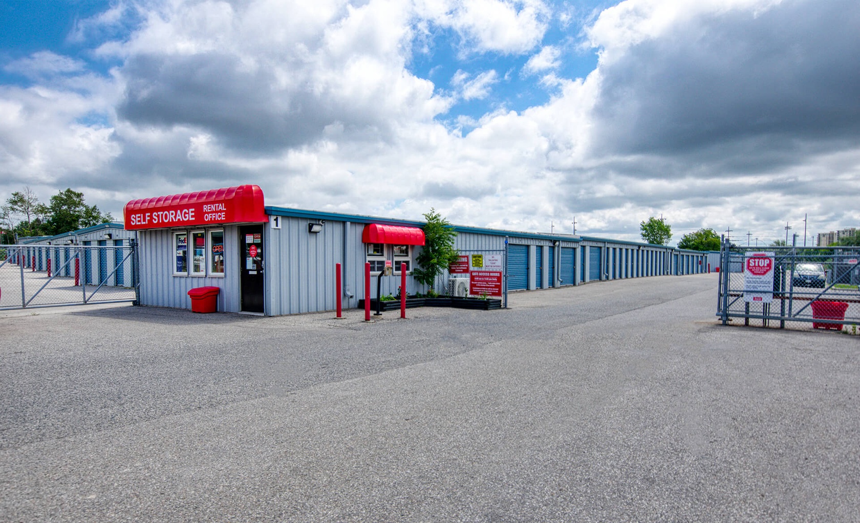 Rent Kitchener storage units at 176 Hayward Ave. We offer a wide-range of affordable self storage units and your first 4 weeks are free!