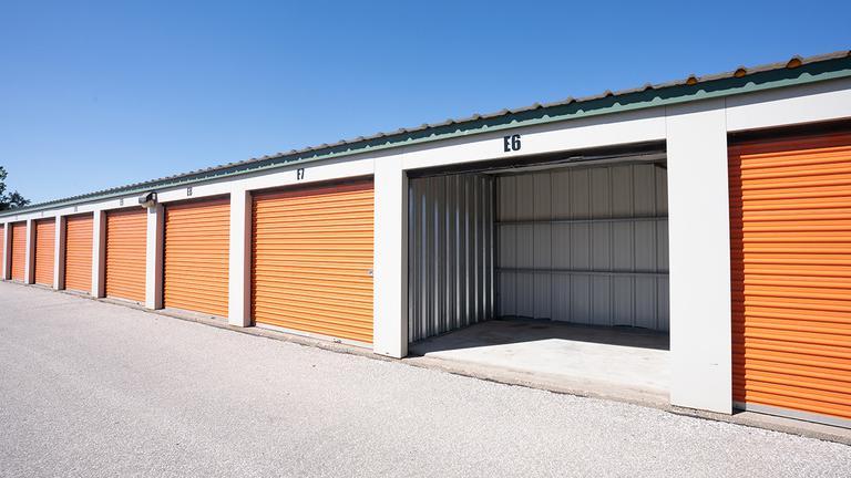 Rent Windsor Airport storage units at 5505 Rhodes Drive, Windsor, ON. We offer a wide-range of affordable self storage units and your first 4 weeks are free!