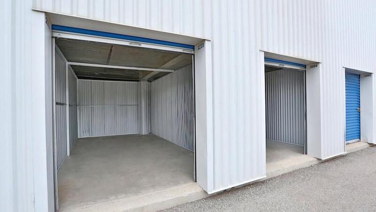 Rent Brampton storage units at 143 Heart Lake Road S. We offer a wide-range of affordable self storage units and your first 4 weeks are free!