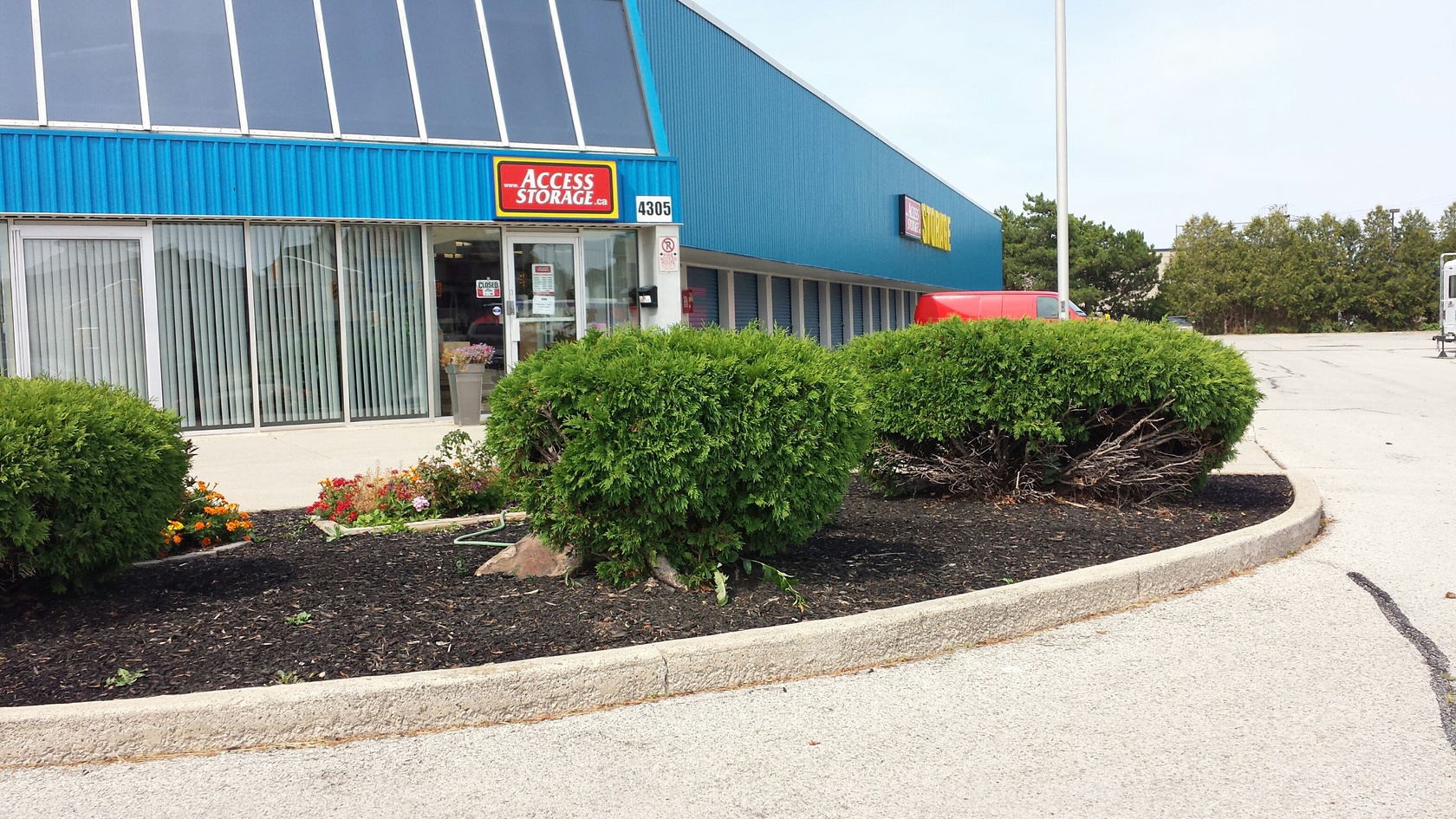 Rent Affordable Self Storage Units at 4305 Fairview Street, Burlington, ON.