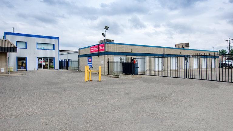 Rent Brampton storage units at 71 Rosedale Avenue West C-1. We offer a wide-range of affordable self storage units and your first 4 weeks are free!