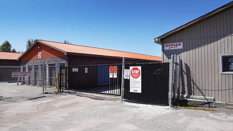 Rent North Bay storage units at 95 Gibson Street #88. We offer a wide-range of affordable self storage units and your first 4 weeks are free!