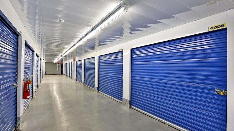 Rent Brantford storage units at 101 Wayne Gretzky Parkway. We offer a wide-range of affordable self storage units and your first 4 weeks are free!