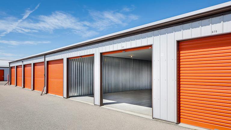 Rent Barrie storage units at 72 Morrow RD. We offer a wide-range of affordable self storage units and your first 4 weeks are free!