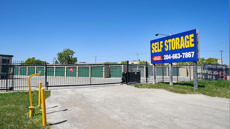 Rent Winnipeg storage units at 275 Gordon Ave. We offer a wide-range of affordable self storage units and your first 4 weeks are free!