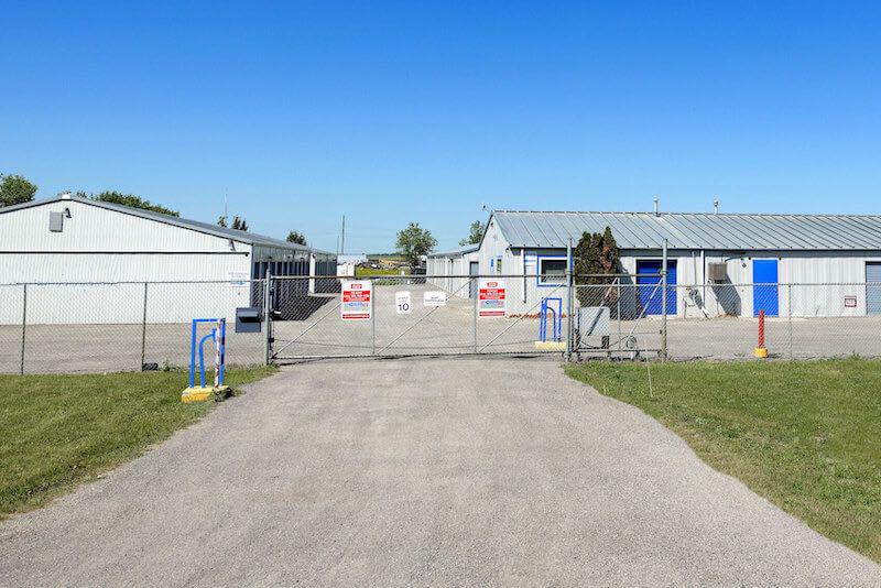 Rent Regina storage units at 6050 Diefenbaker Avenue. We offer a wide-range of affordable self storage units and your first 4 weeks are free!
