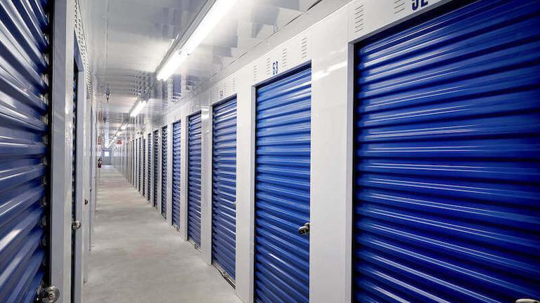 Rent Winnipeg storage units at 21 Lowson Crescent. We offer a wide-range of affordable self storage units and your first 4 weeks are free!
