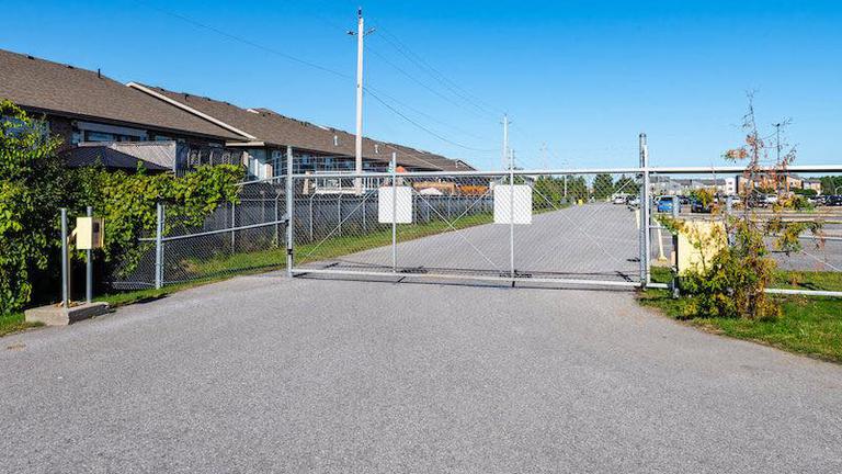 La succursale Access Storage – Ottawa, située au 3600 Uplands Drive, a la solution d’entreposage en libre-service qu’il vous faut. Réservez dès aujourd’hui!