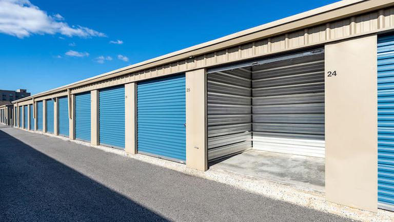 Rent Saskatoon Airport storage units at 801 45 St W, Saskatoon, SK. We offer a wide-range of affordable self storage units and your first 4 weeks are free!
