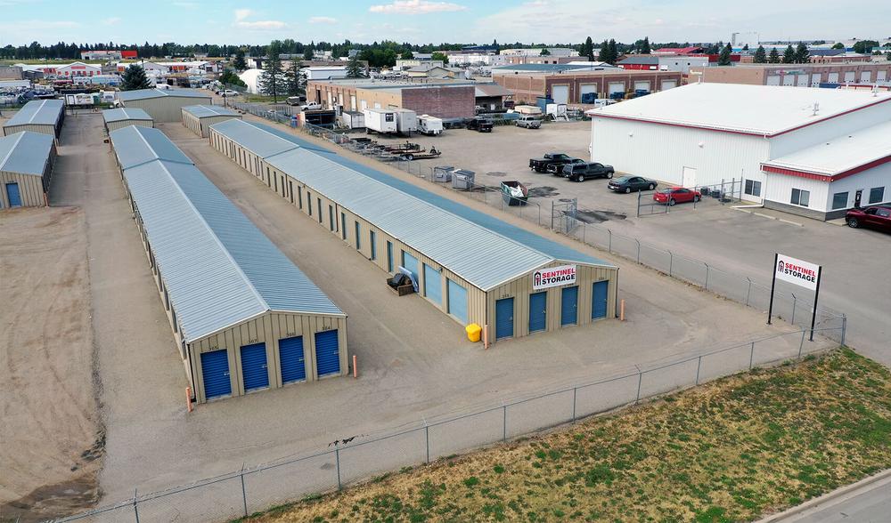 Rent Lethbridge storage units at 1415 33 St N. We offer a wide-range of affordable self storage units and your first 4 weeks are free!