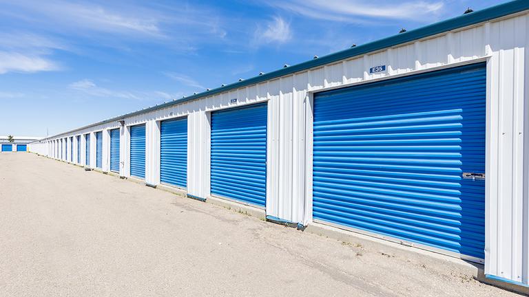 Rent Regina Highland Park storage units at 2401 1 Ave N, Regina, SK. We offer a wide-range of affordable self storage units and your first 4 weeks are free!