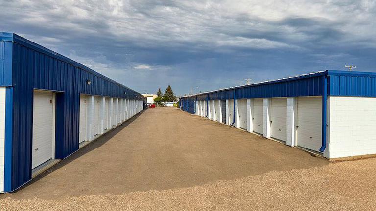 Rent Saskatoon storage units at 121 Gyles Place. We offer a wide-range of affordable self storage units and your first 4 weeks are free!