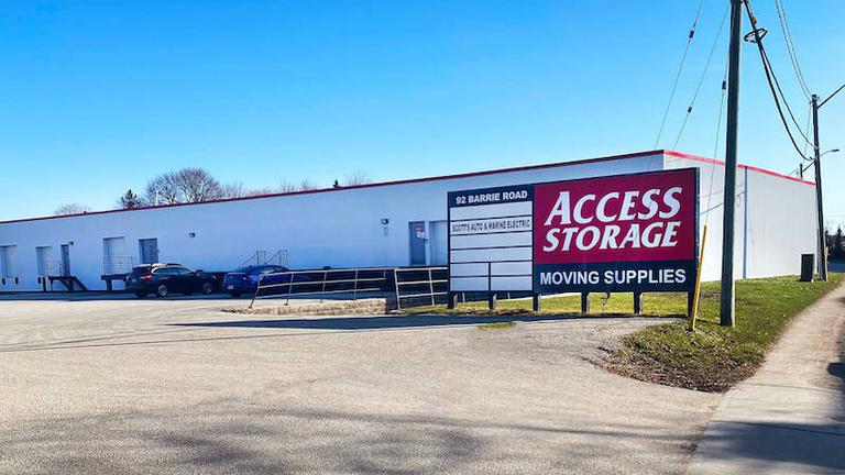 Rent Orillia storage units at 92 Barrie Road. We offer a wide-range of affordable self storage units and your first 4 weeks are free!
