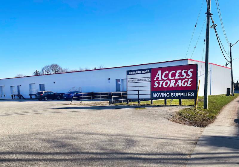 Rent Orillia storage units at 92 Barrie Road. We offer a wide-range of affordable self storage units and your first 4 weeks are free!
