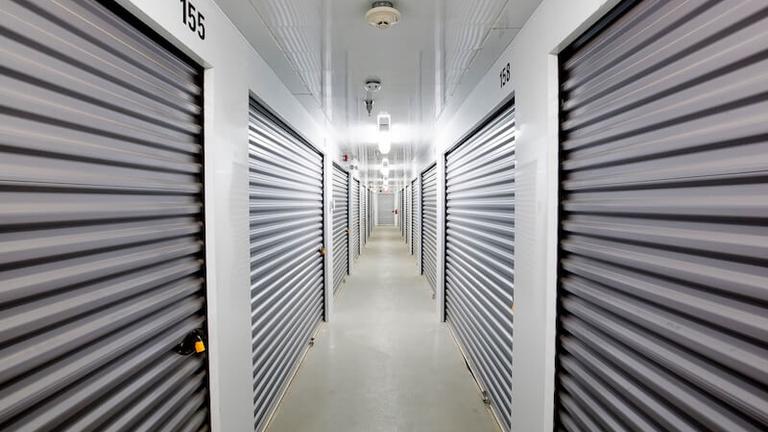Rent Brantford storage units at 601 Park Rd N. We offer a wide-range of affordable self storage units and your first 4 weeks are free!