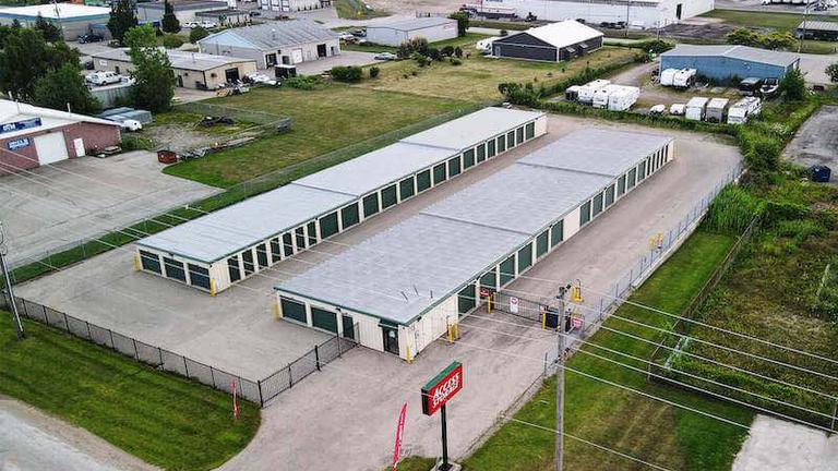 Rent St. Thomas storage units at 101 Harper Road. We offer a wide-range of affordable self storage units and your first 4 weeks are free!