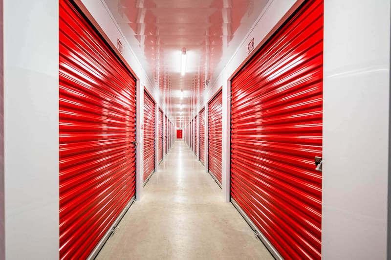 Rent London storage units at 3425 Roe St. We offer a wide-range of affordable self storage units and your first 4 weeks are free!