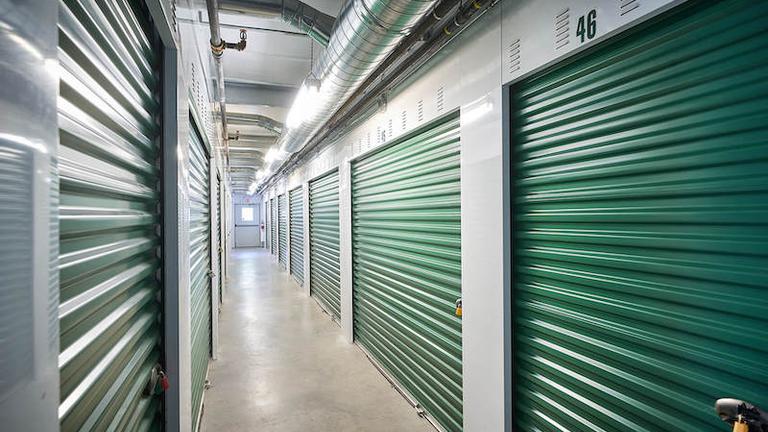 Rent Windsor Devonshire storage units at 3030 Marentette Avenue. We offer a wide-range of affordable storage units and your first 4 weeks are free!