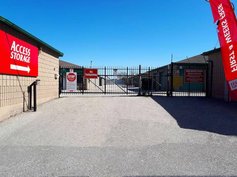 Rent Windsor Walkerville storage units at 840 Walker Road. We offer a wide-range of affordable self storage units and your first 4 weeks are free!