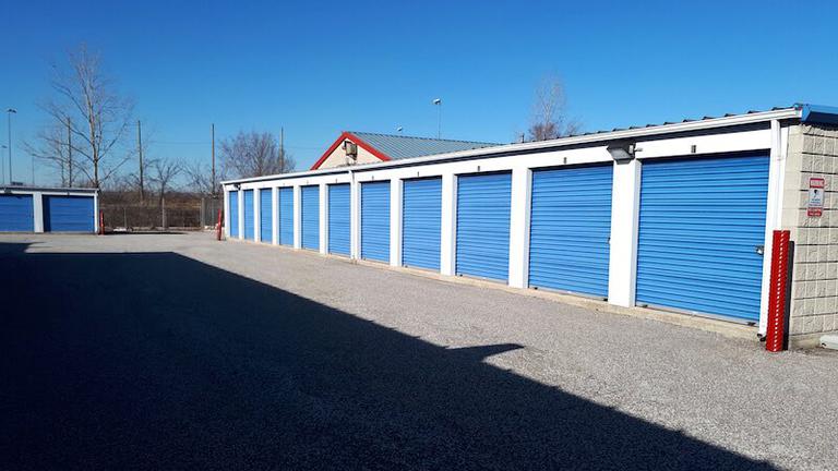Rent Windsor Tecumseh storage units at 9618 Tecumseh Road E. We offer a wide-range of affordable self storage units and your first 4 weeks are free!