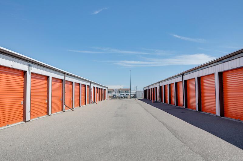 Rent Winnipeg storage units at 515 Munroe Ave. We offer a wide-range of affordable self storage units and your first 4 weeks are free!