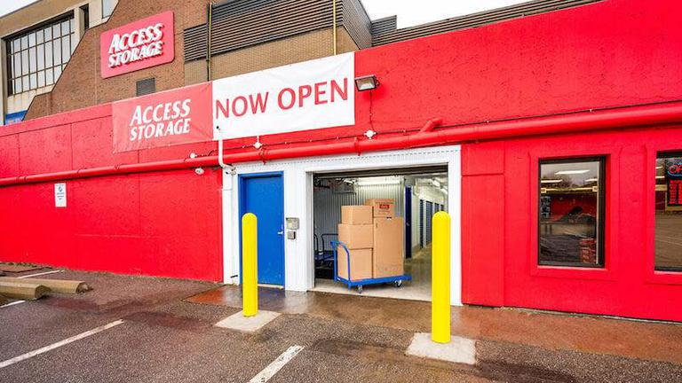 Visit Access Storage's Whitby location if you want to rent storage units. We offer a range of affordable self-storage units and your first 4 weeks are free!