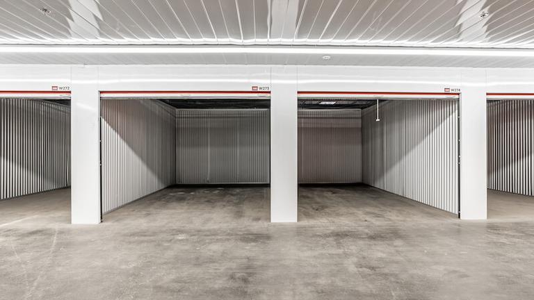 Rent downtown Hamilton storage units at 391 Victoria Ave. We offer a wide-range of affordable self storage units and your first 4 weeks are free!