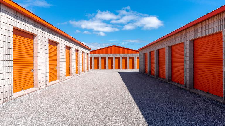 Rent Tecumseh Manning storage units at 1847 Manning Rd, Tecumseh, ON. We offer a wide-range of affordable self storage units and your first 4 weeks are free!